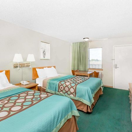 Budgetel Inn & Suites Butler Bagian luar foto