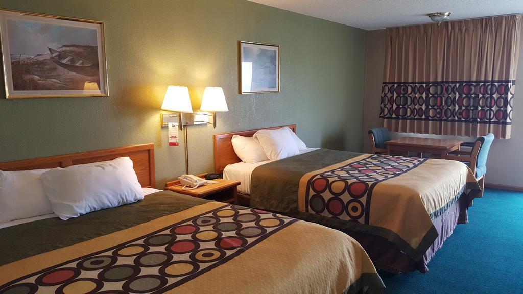 Budgetel Inn & Suites Butler Bagian luar foto